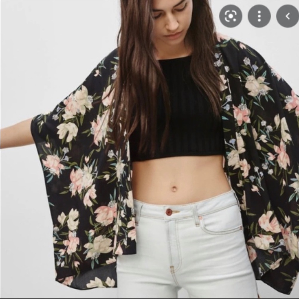 Aritzia Talula "Cosima" Floral Kimono